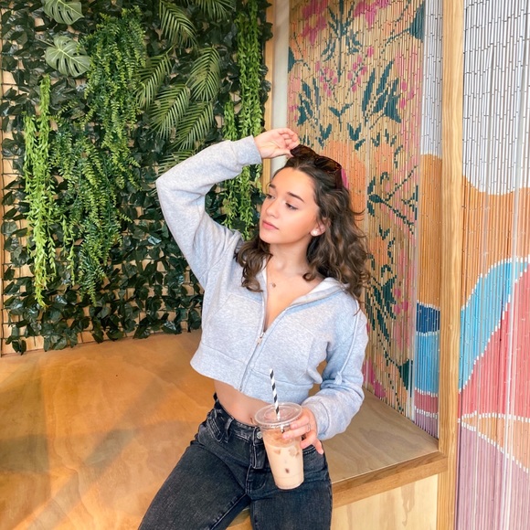 Meet your Posher, Michelle - Picture 1 of 1